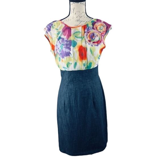 Size 6 cut of dress is very flattering. - Picture 1 of 7
